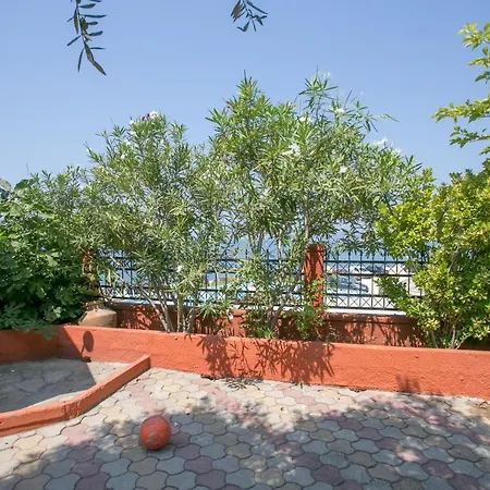 Elvetia Villa Potos Buitenkant foto