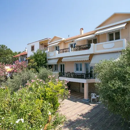Elvetia Villa Potos Buitenkant foto